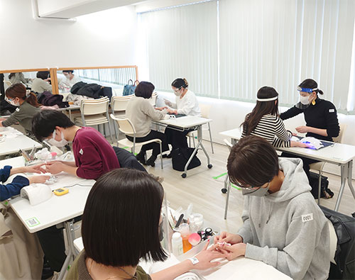 ジェル検定校内試験風景1