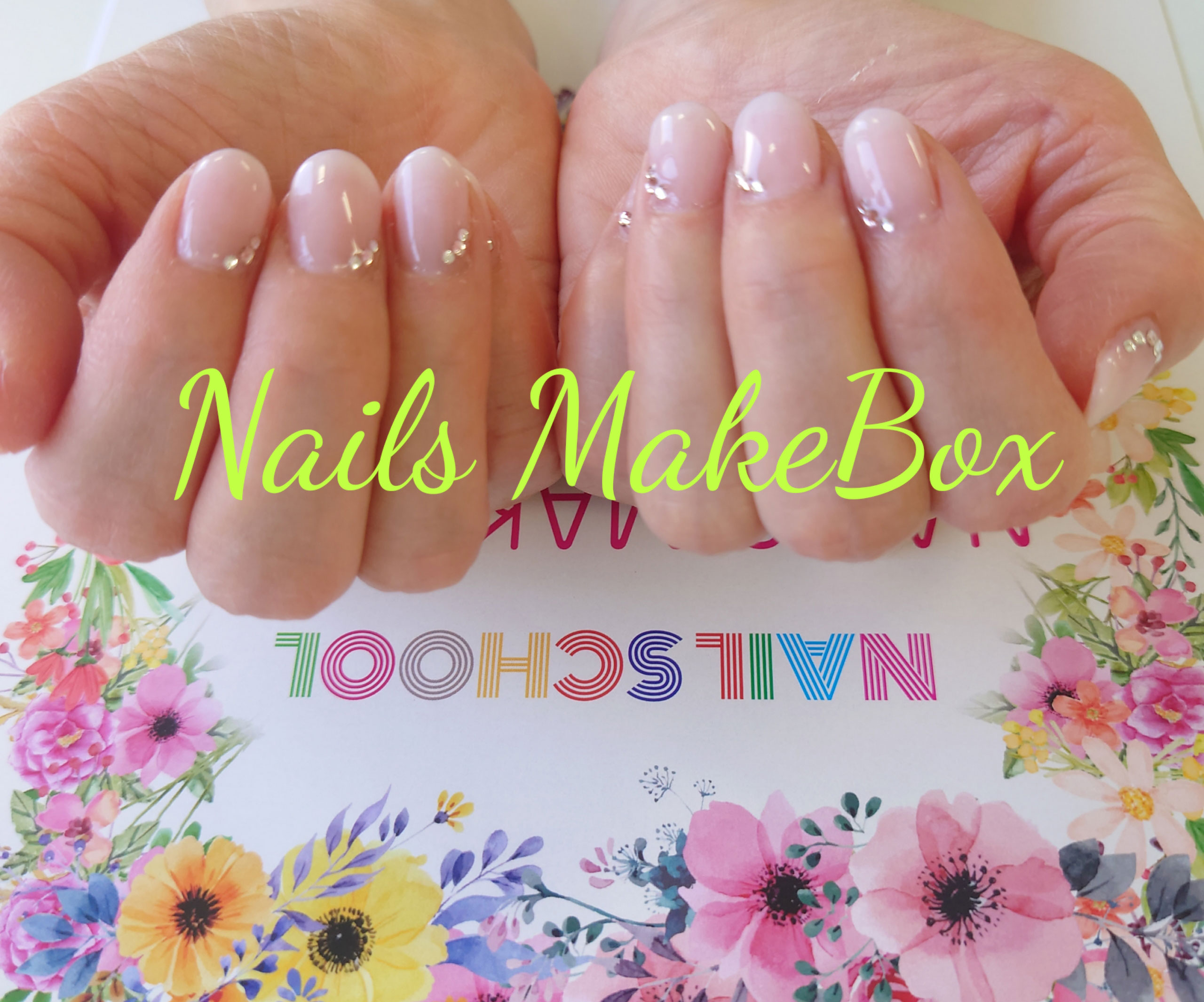 ネイルズメイクボックスの生徒・卒業生が制作した作品です。